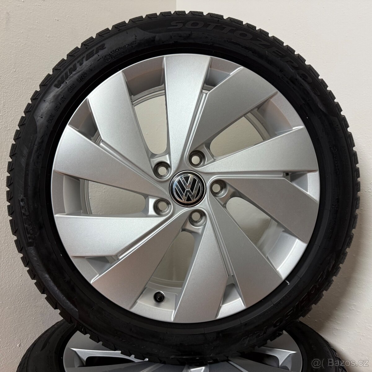 VW GOLF VIII 8 5x112 R17 ET46+ZIMNÍ 205/50R17 4,5m - 9