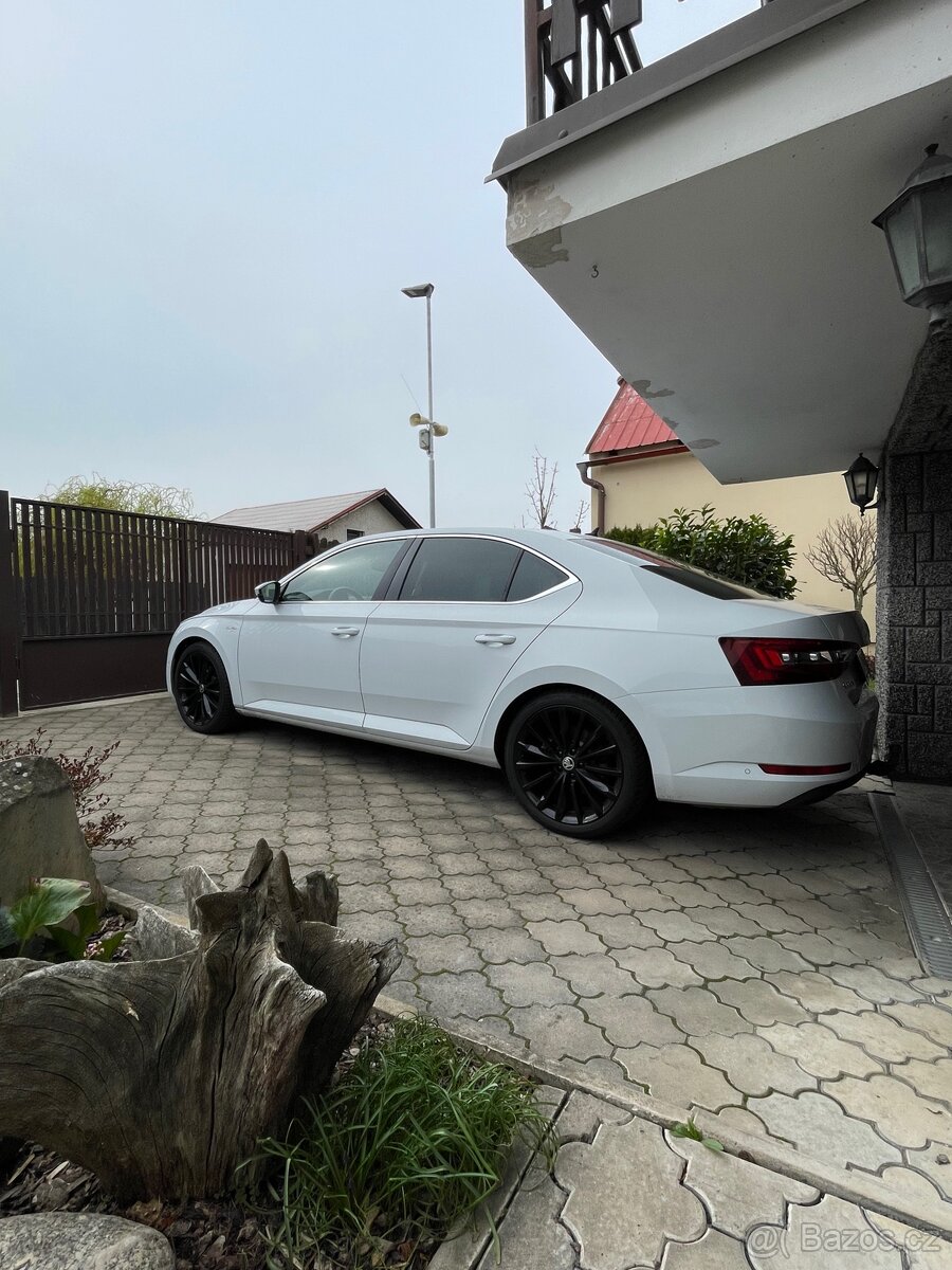 Škoda Superb L&K 140kw 4x4 2019 - 9