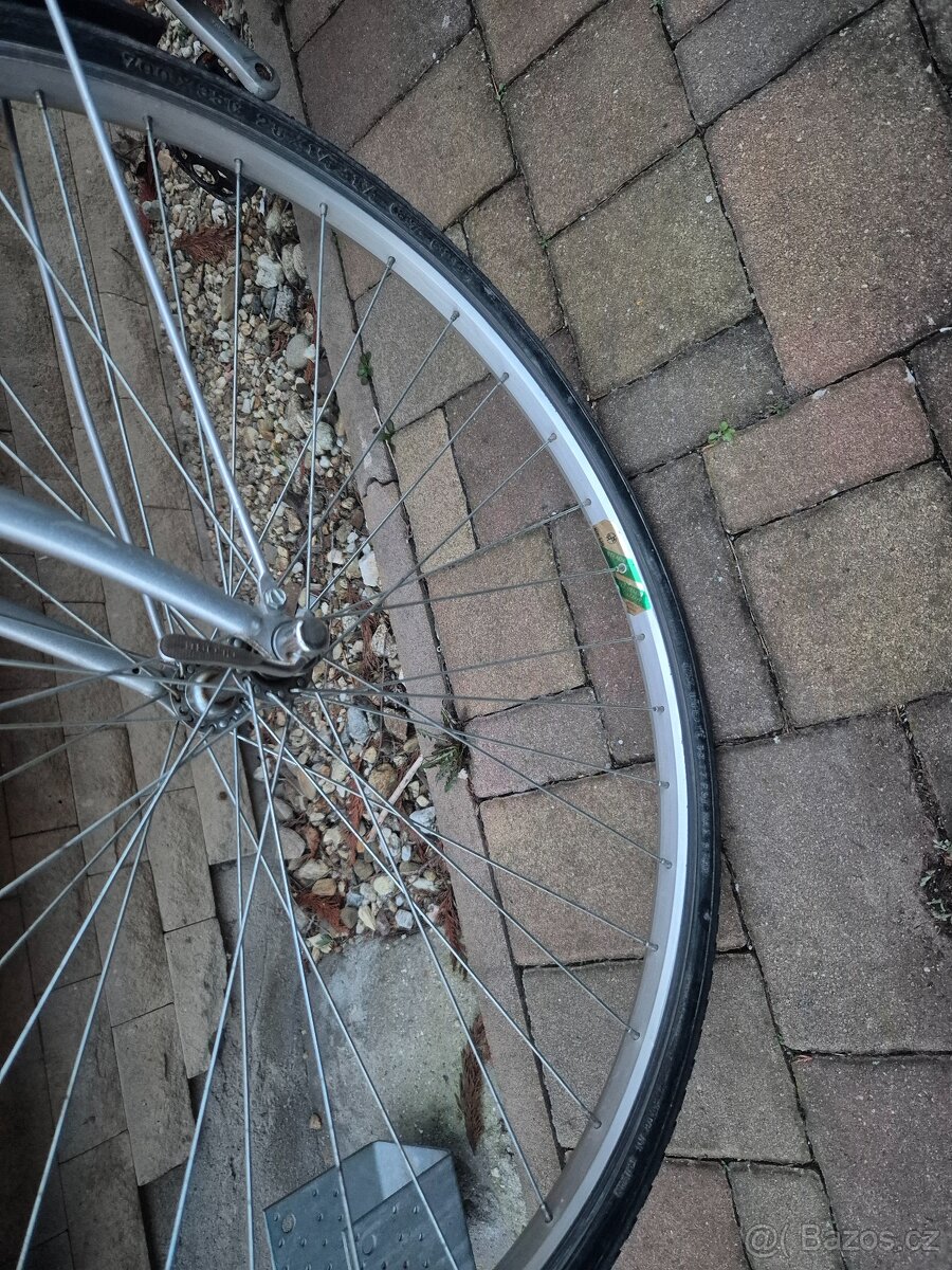 Trekingové kolo FORT - 9