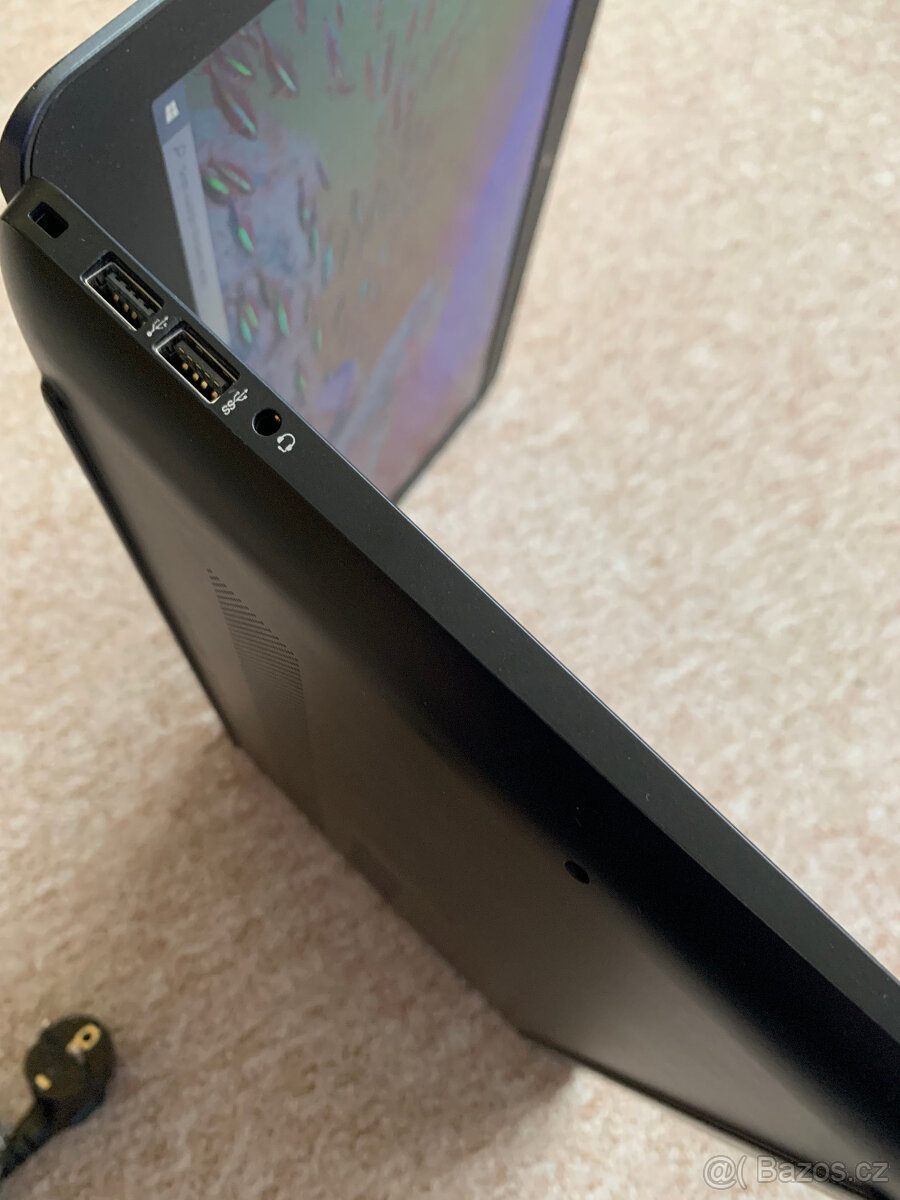 KRÁSNÝ HERNÍ NOTEBOOK - HP OMEN 15 - i7/GTX SKVĚLÝ STAV - 9