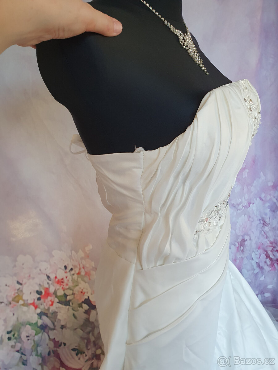 Svatební šaty Laura, nové, VÝPRODEJ - 9