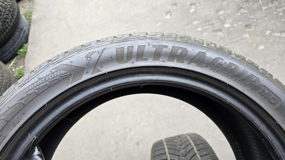 Zimní pneu 225/45/18 Good Year - 9