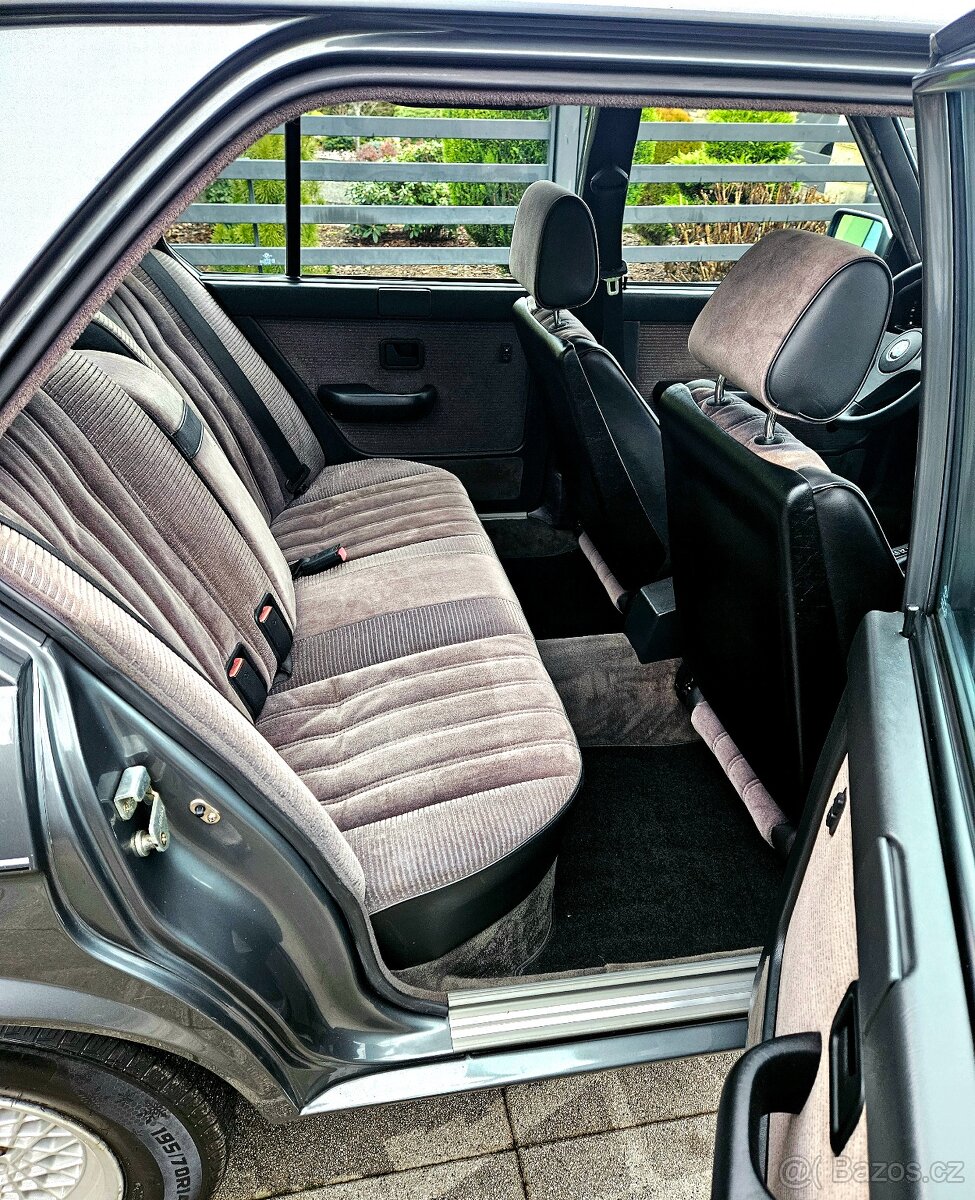 BMW 520i E28 - klasika v perfektním stavu - 9