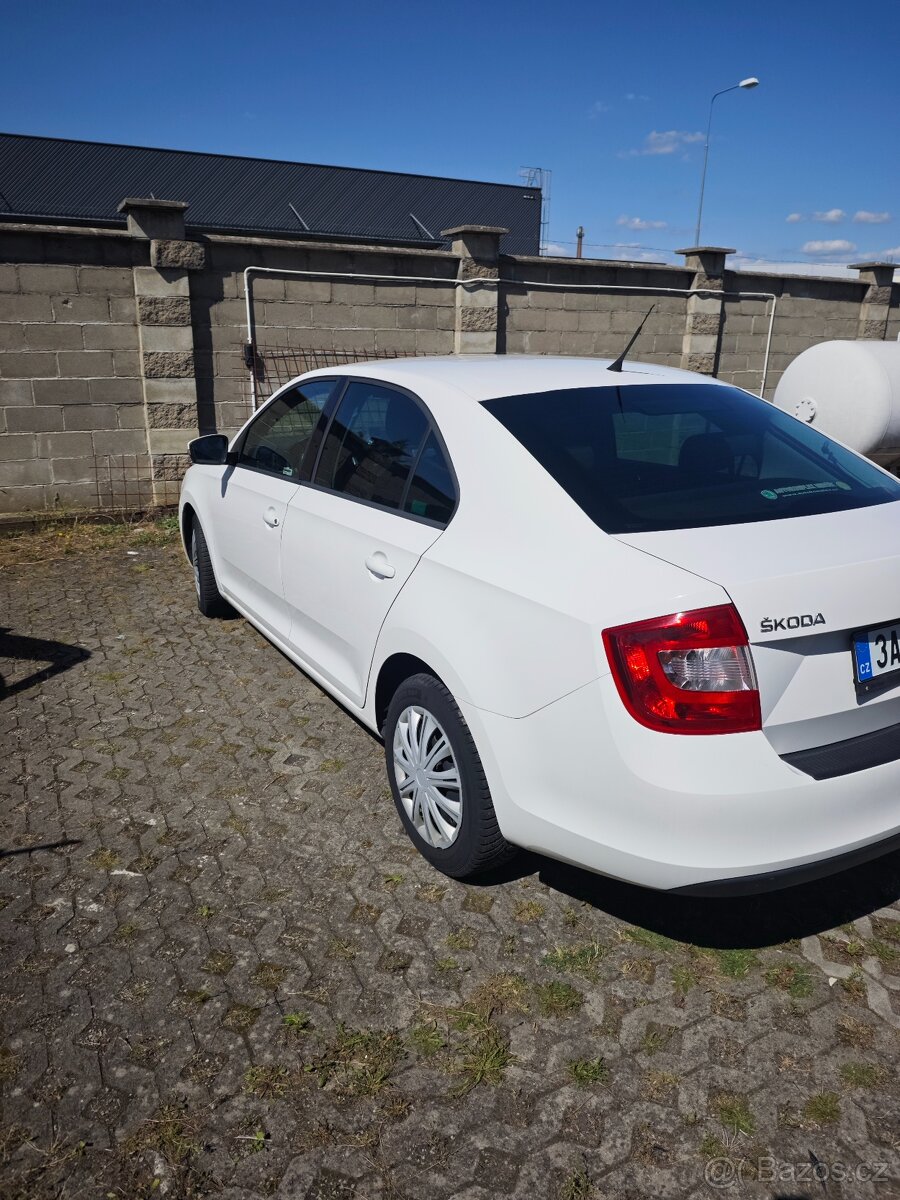 Škoda Rapid 1,6TDI 66kw 2013 152TKM najeto - 9