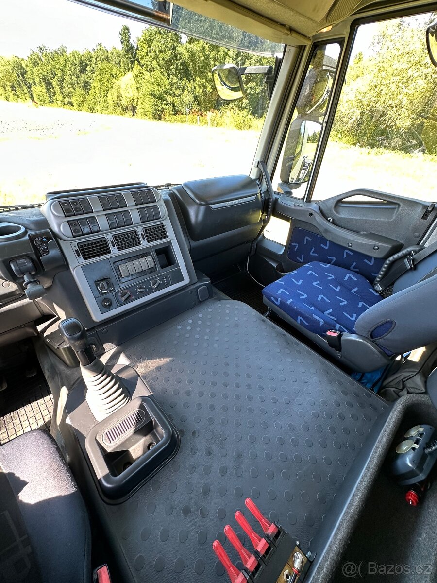 Iveco Stralis nosič kontejneru. - 9