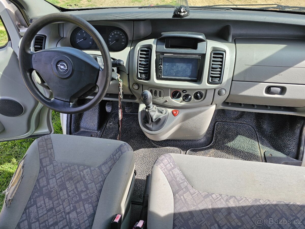 Opel Vivaro 2.5 DTI Van L2H1 - 9