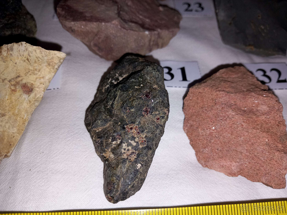 S92 Sbírka 38 ks minerálů, hornin a zkamenělin - 9