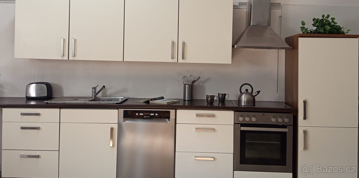 Světlá moderní kuchyně PAOLA - 9