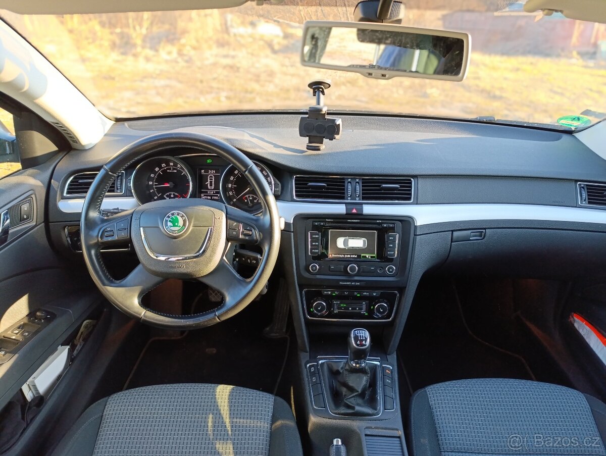 ŠKODA SUPERB COMBI 2.0TDi 4x4 ,, ELEGANCE " - 9