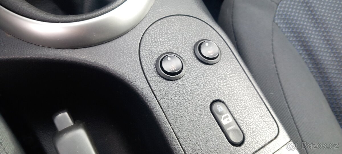 Nissan Qashqai +2, 2.0i - 9