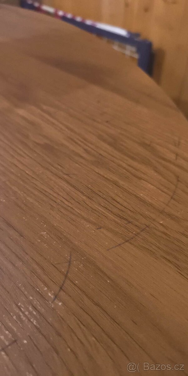 Jídelní stůl - 9