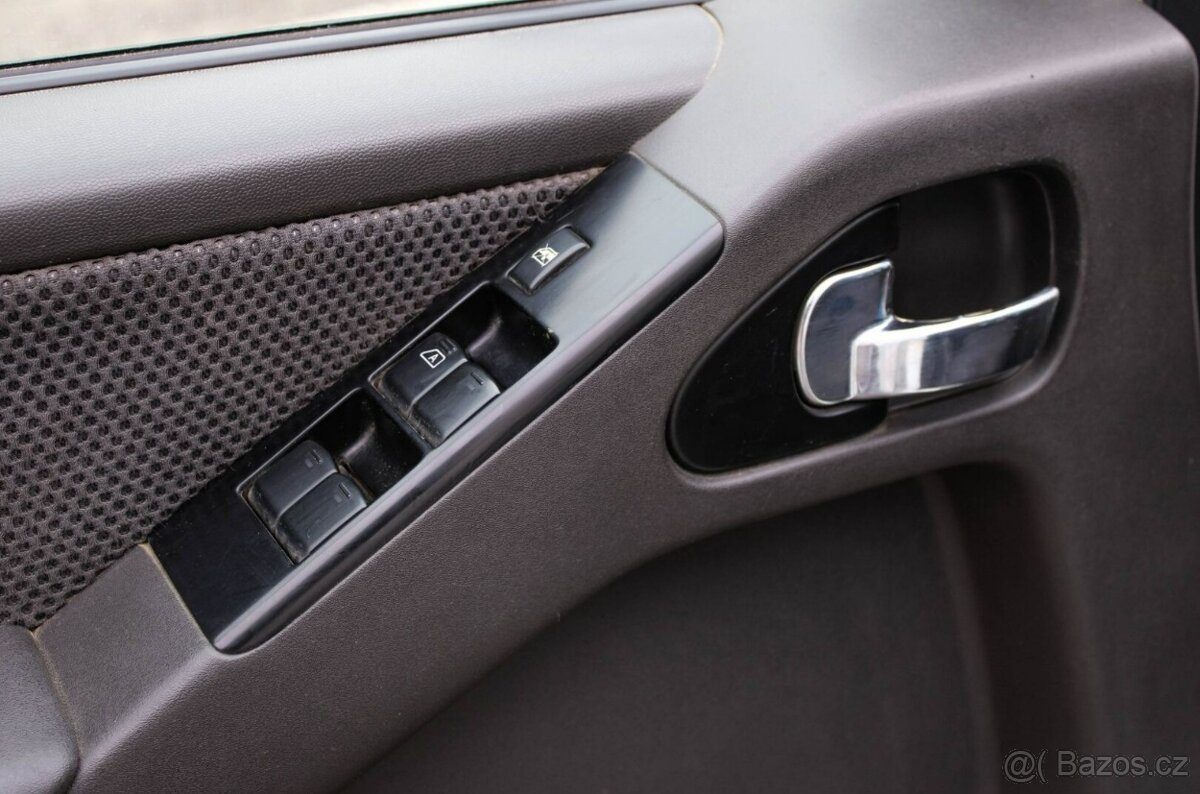 Nissan Navara DoubleCab 2.5D XE - 9