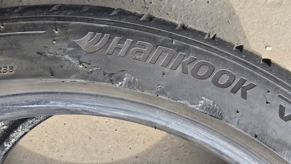 Letní pneu 245/40/19 Hankook - 9