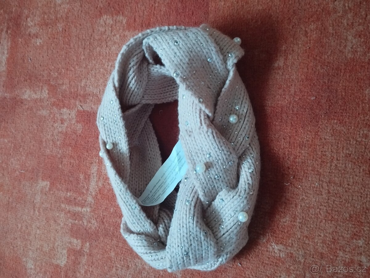 čepice a šátky - 9