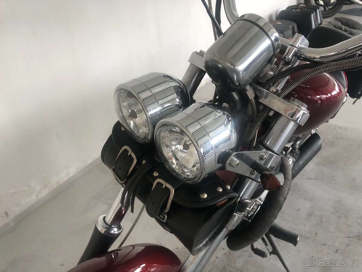 Suzuki VS 750 Intruder - 9