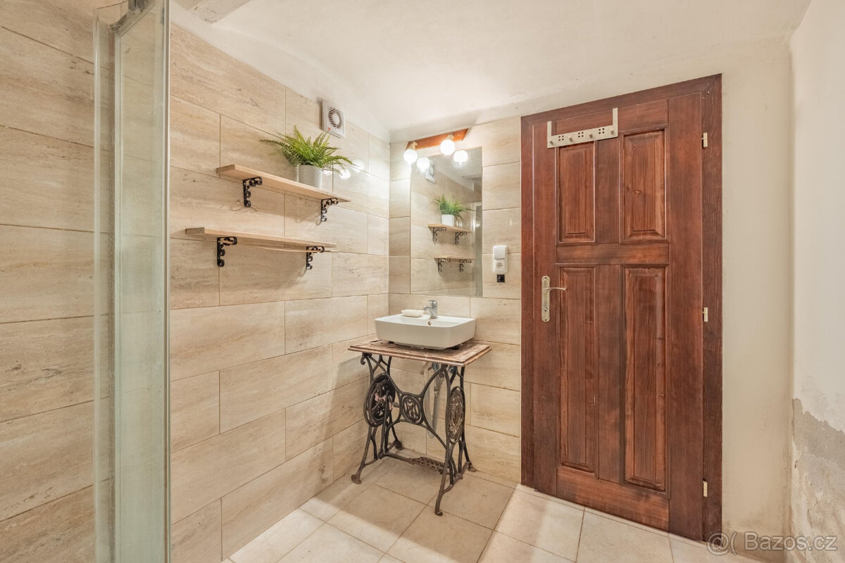 Rodinný dům/ chalupa v Chotěvicích - 9