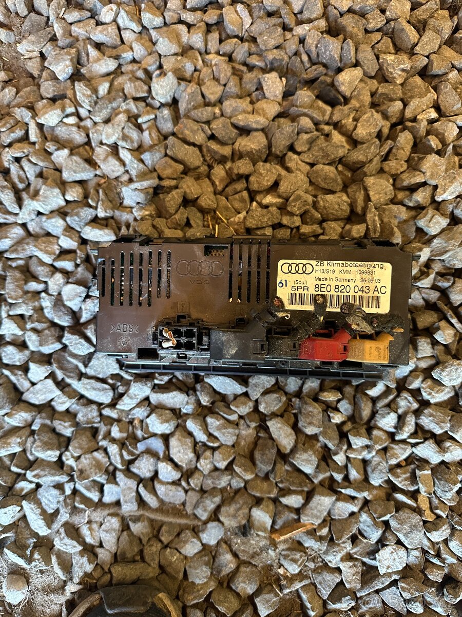 Prodám náhradní díly audi a4 b6 2.5 tdi - 9