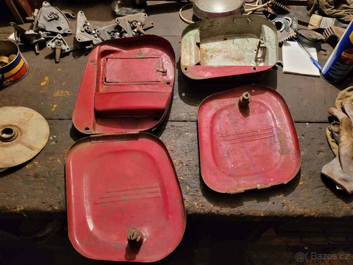 Jawa kývačka+panelka-různé plechové díly - 9