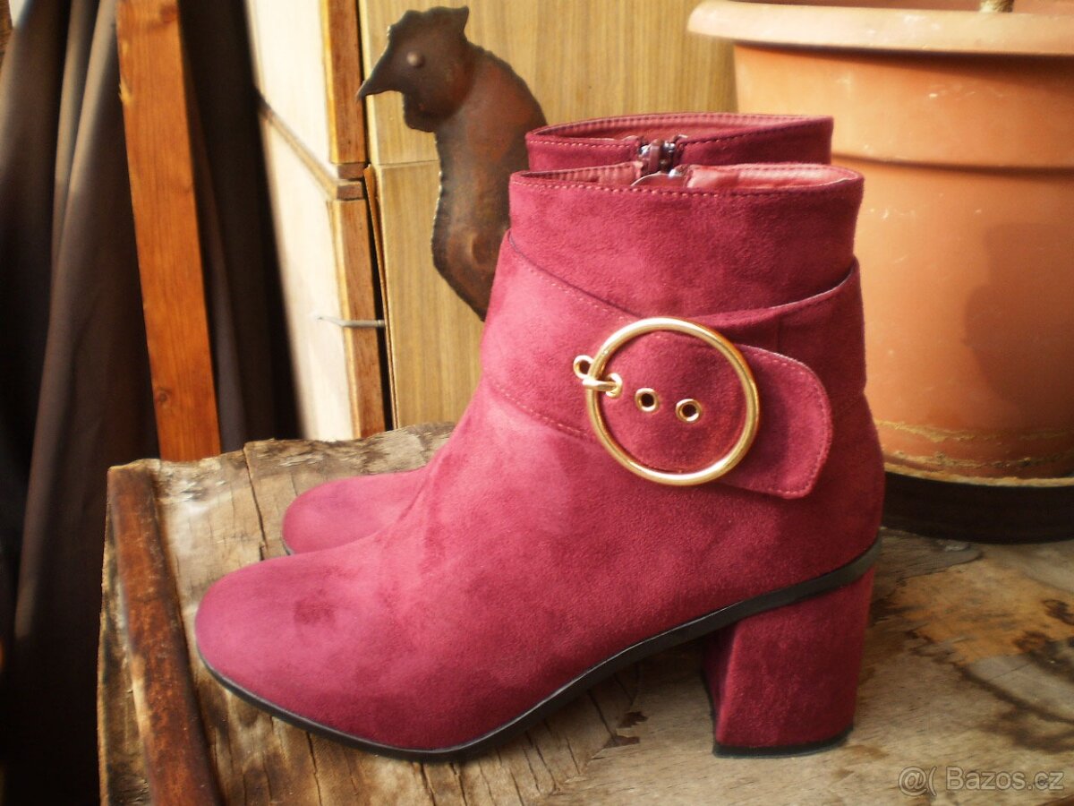 Krásné dámské boty nové - 9