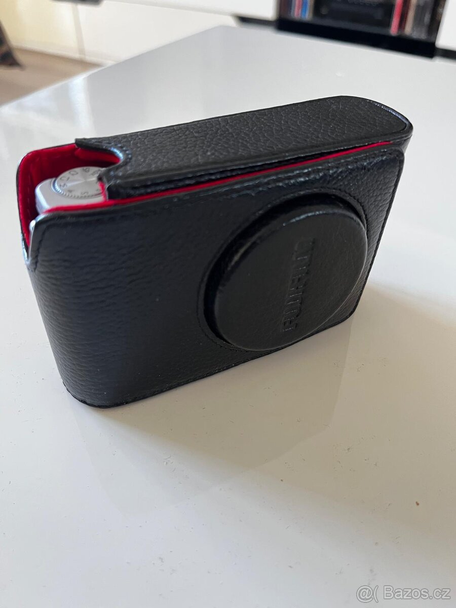 FUJI XF1 - 9