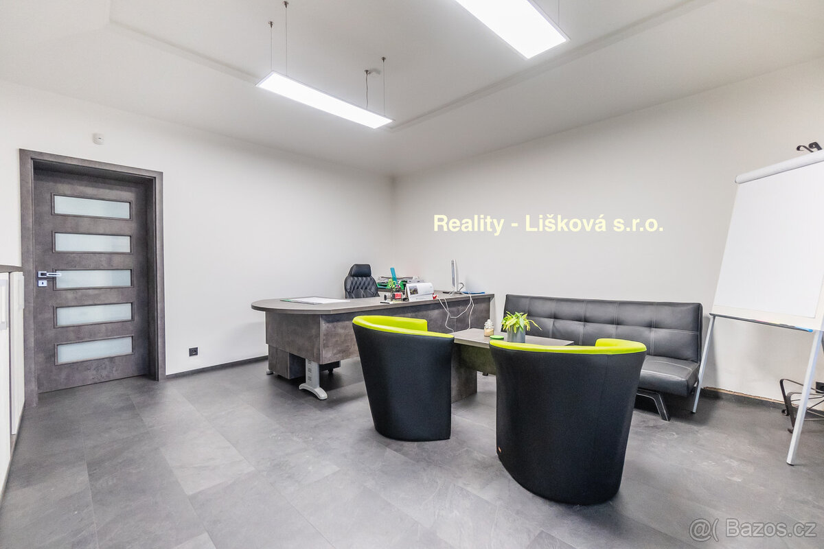 Prodej areálu s všestranným využitím nedaleko dálnice Praha - 9