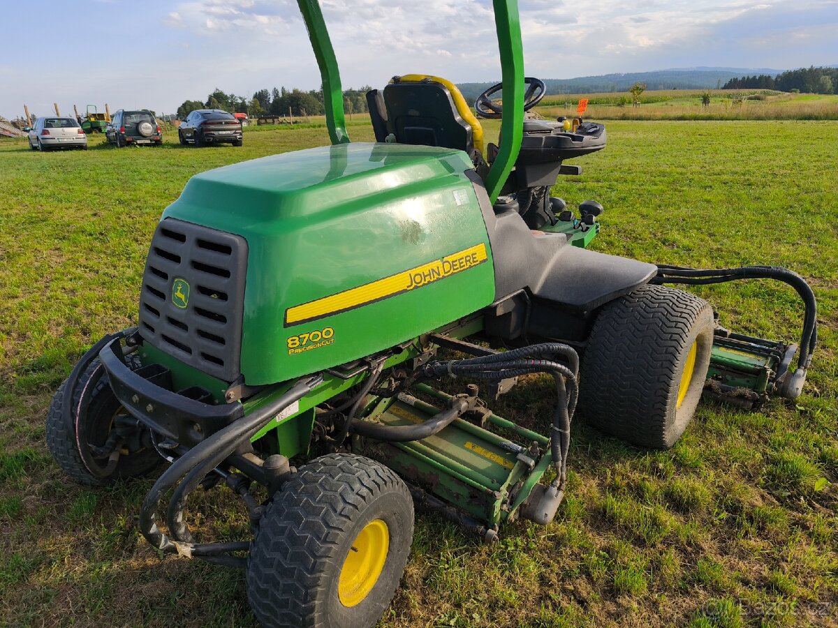 John Deere 8700 vřetenová sekačka - 9