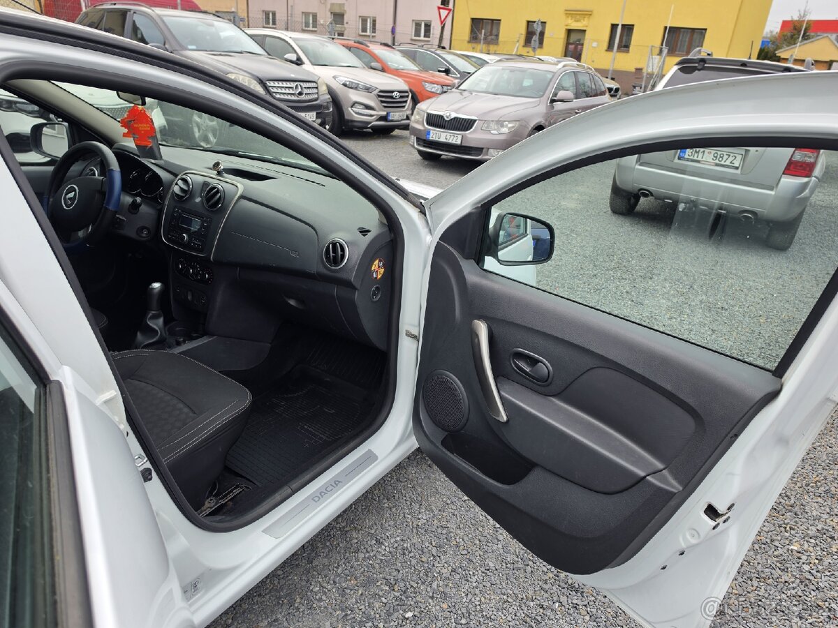 Dacia Sandero
1.2 - 9