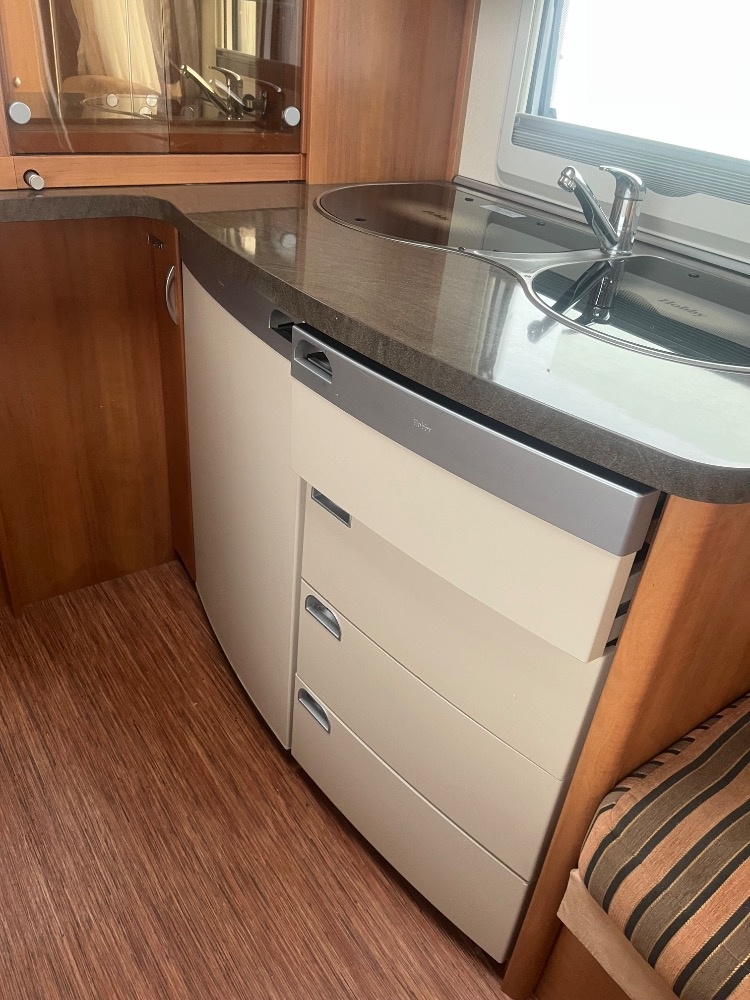 Prodám karavan Hobby 540 KMFE Excellent , r.2011 - 9