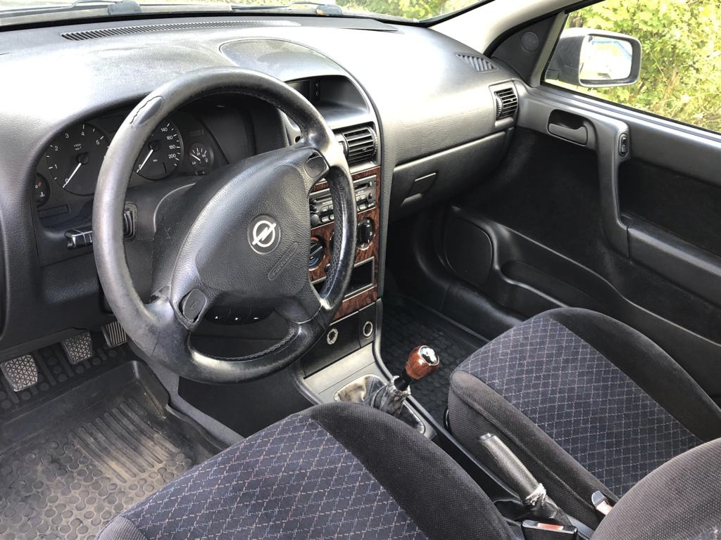 Opel Astra 1.6, 16V - 9