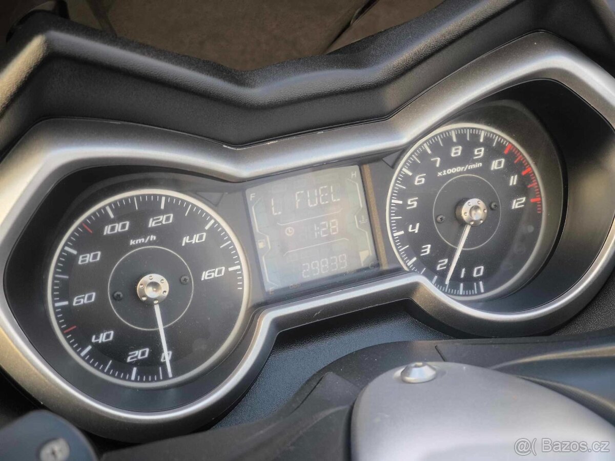 Yamaha x-max 125cm r.v 2019 - 9