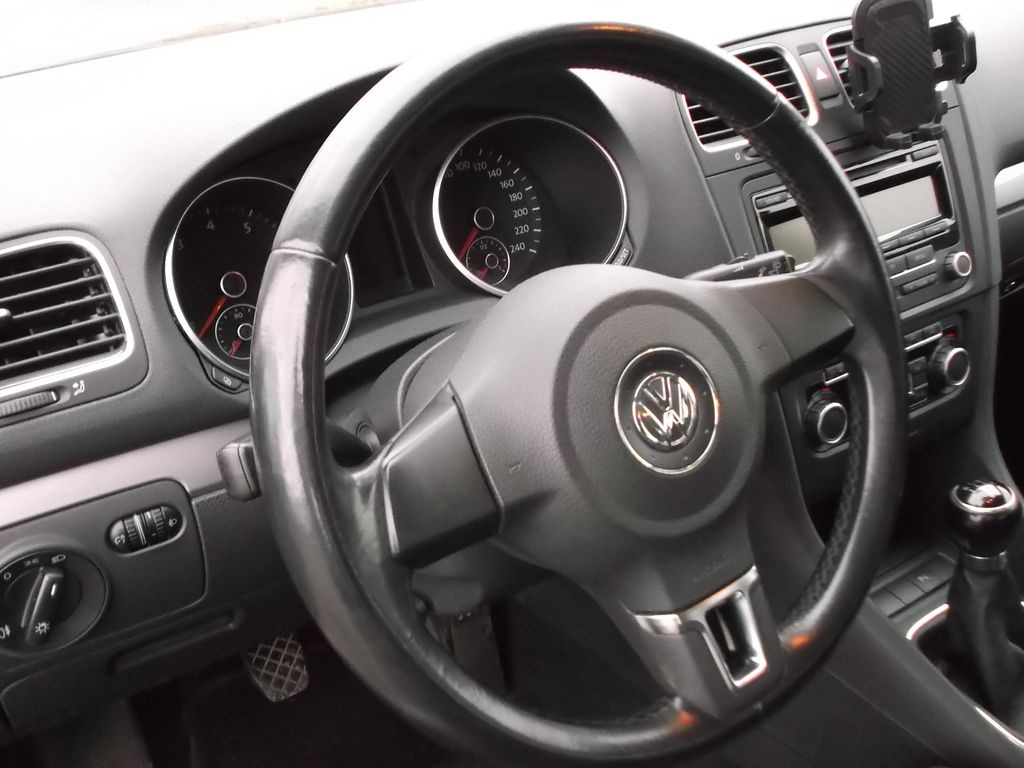 Volkswagen Golf 1,4 16V aut.kl,plnáserviska,TOPstav - 9