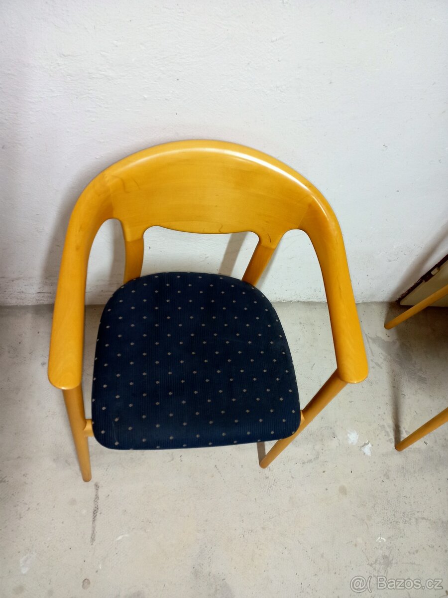 Prodám 4 x hezké čalouněné židle - křesílka z masivu. - 9