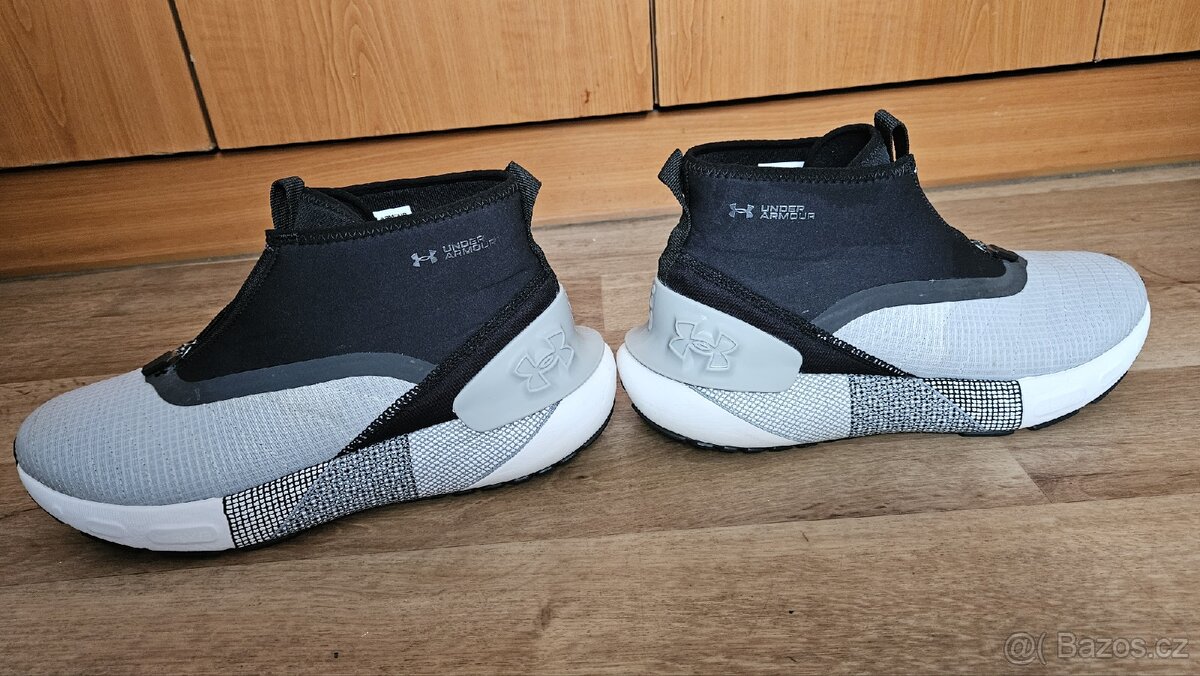 Under Armour UA...Unisexové boty
N - 9