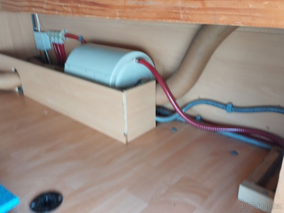 DETHLEFFS pro 4.Fr.postel. Mover+bat. Sprcha. 100km/h - 9