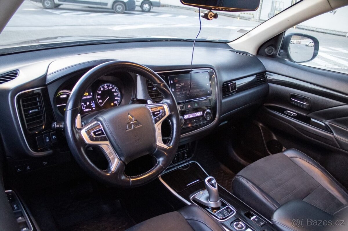 Mitsubishi Outlander 2.0i PHEV Hybrid - ODPOČET DPH - 9
