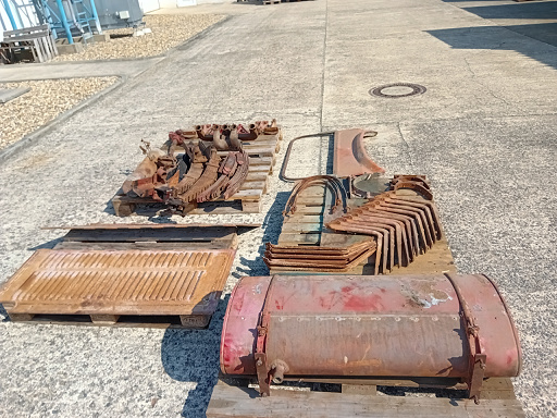 náhradní díly,zbytky a jiné - 9