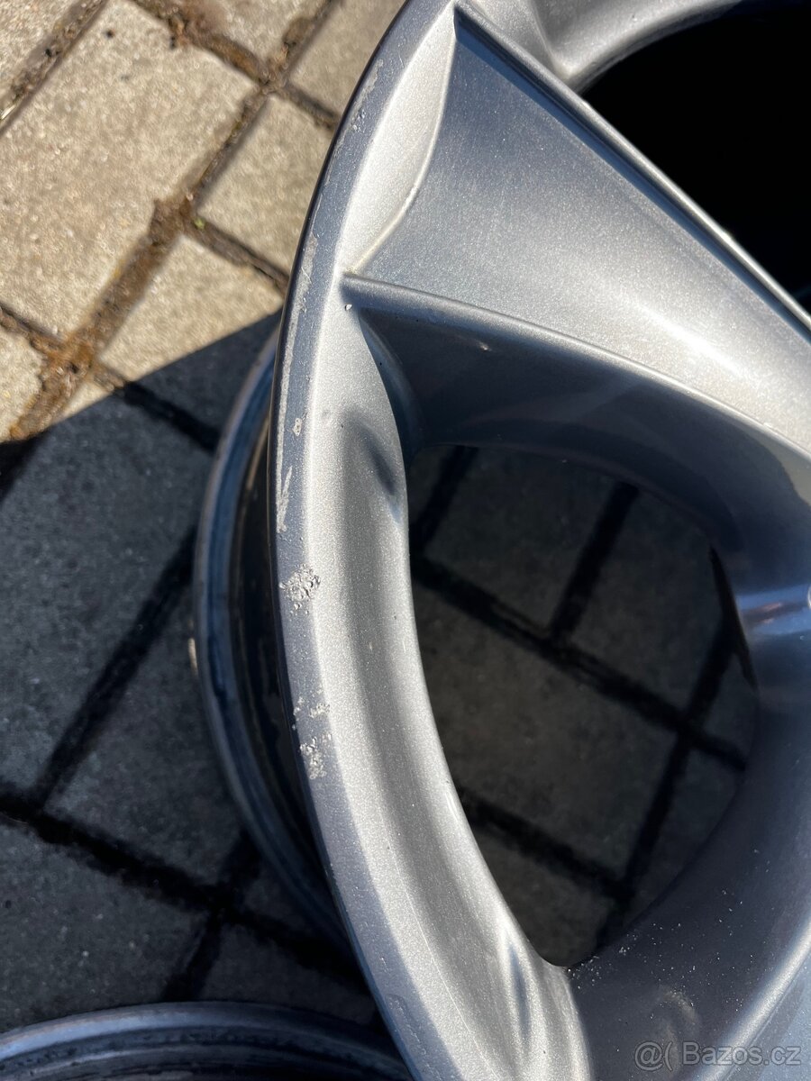 VW T5 Multivan alu kola 19’ - 9