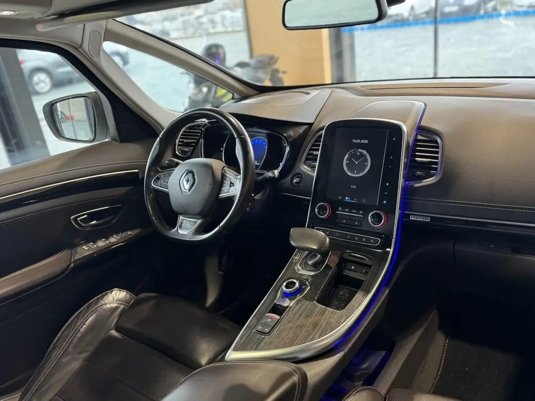 Renault Espace dCi 160 INITIALE PARIS 06/2018 - 9