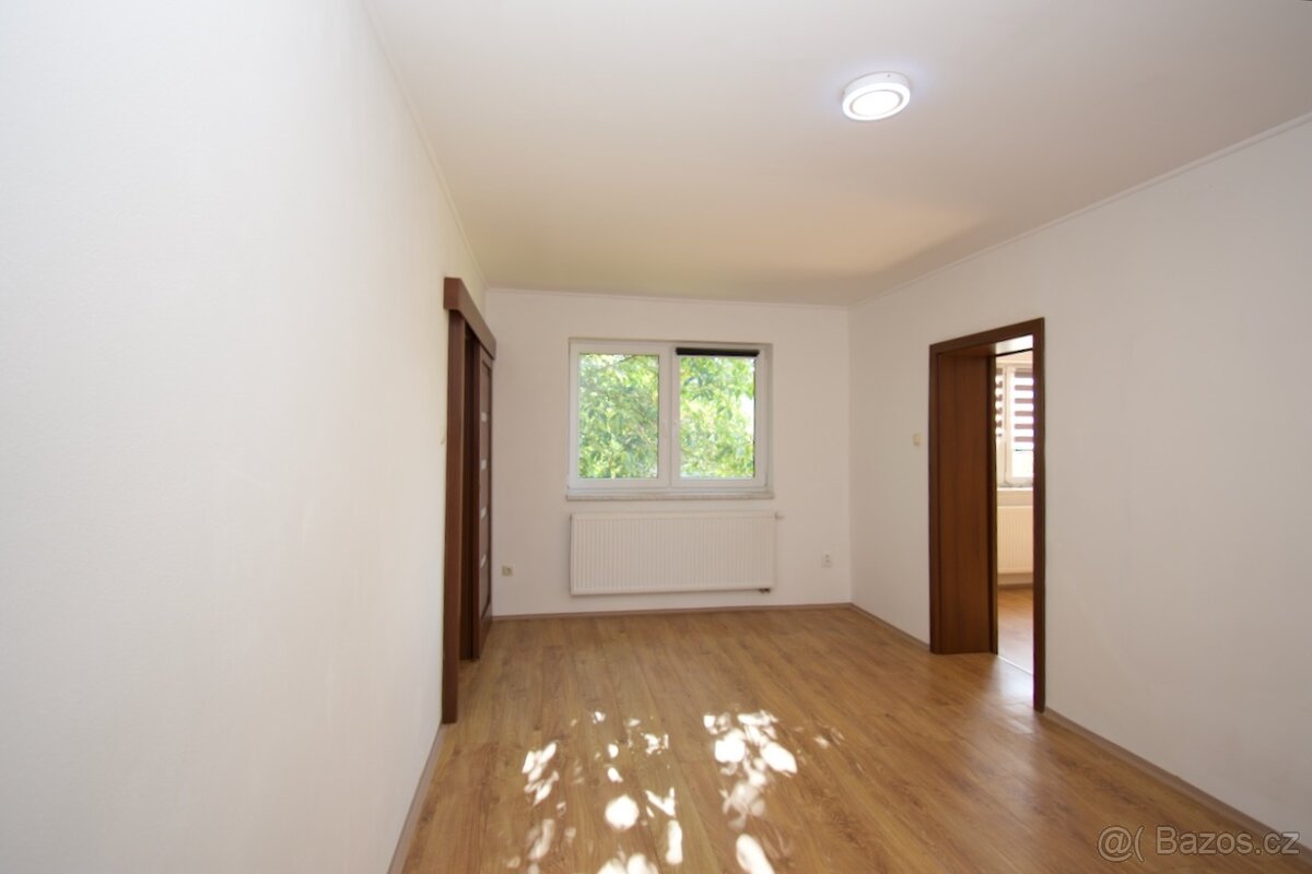 Přízemní rodinný dům 3+1 se zahradou ve Varnsdorfu - 9