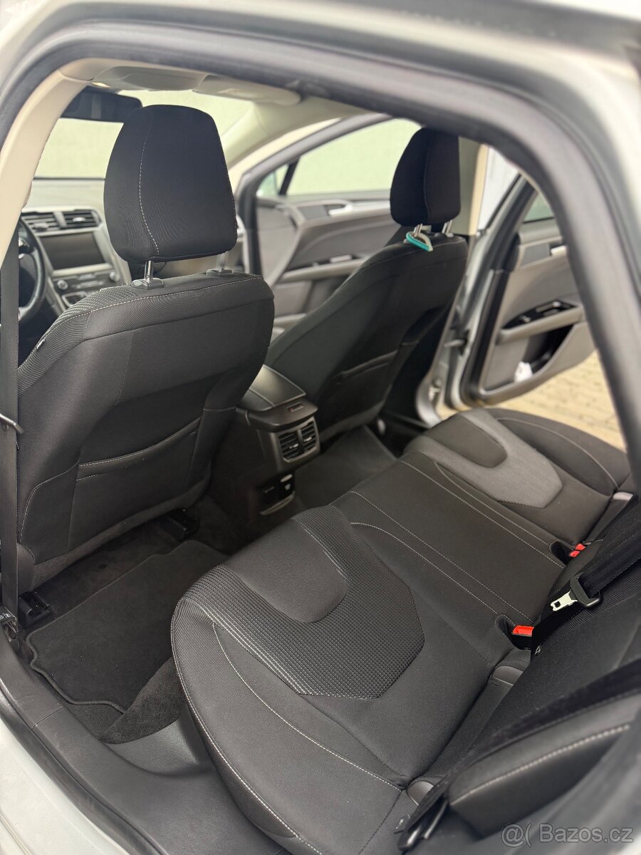 Ford Mondeo 2.0 trčí (140kw) - 9