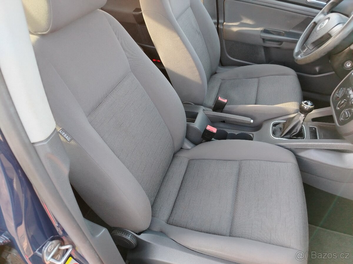 Prodám Volkswagen Golf 5 po servise, STK, v pěkném stavu - 9