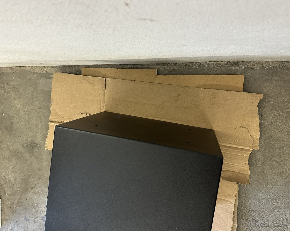 TREZOR, NÁBYTKOVÝ TREZOR , SEJF - JAKO NOVÝ - - 9