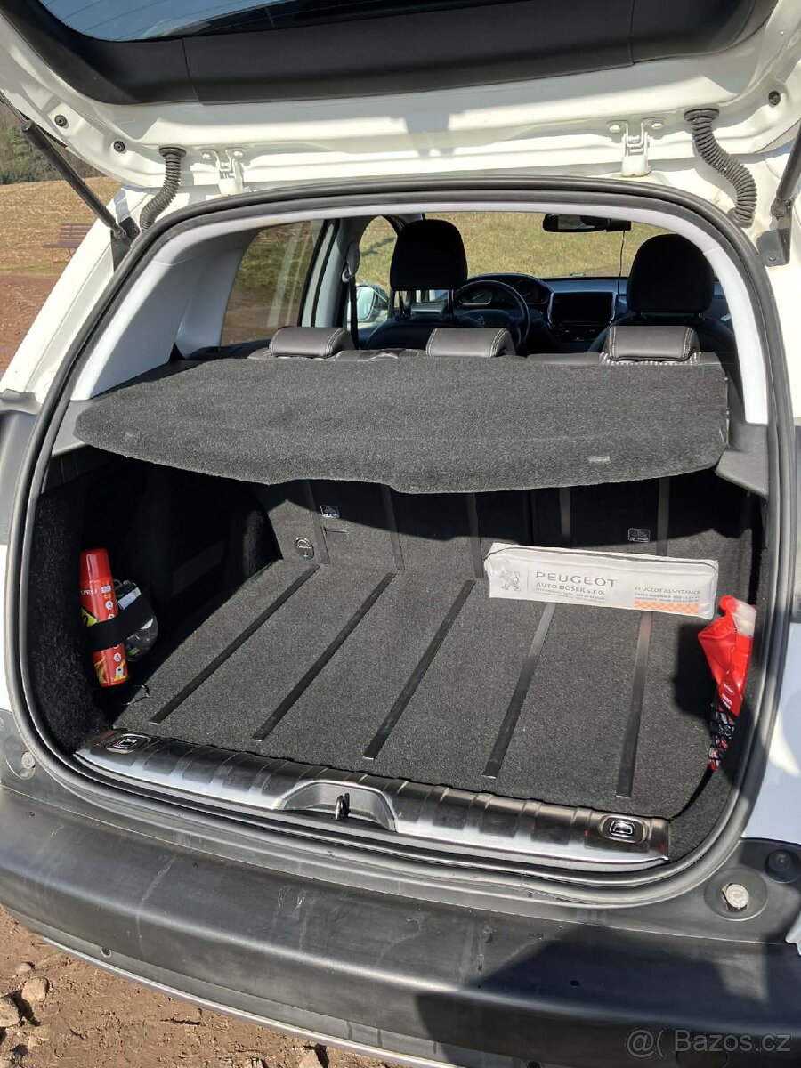 Peugeot 2008 1.6 hdi Allure - 9