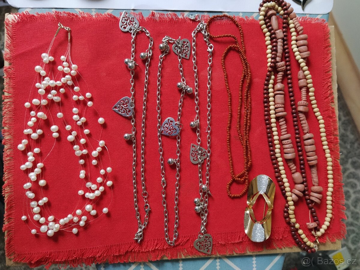 RETRO BIŽUTERIE - 9