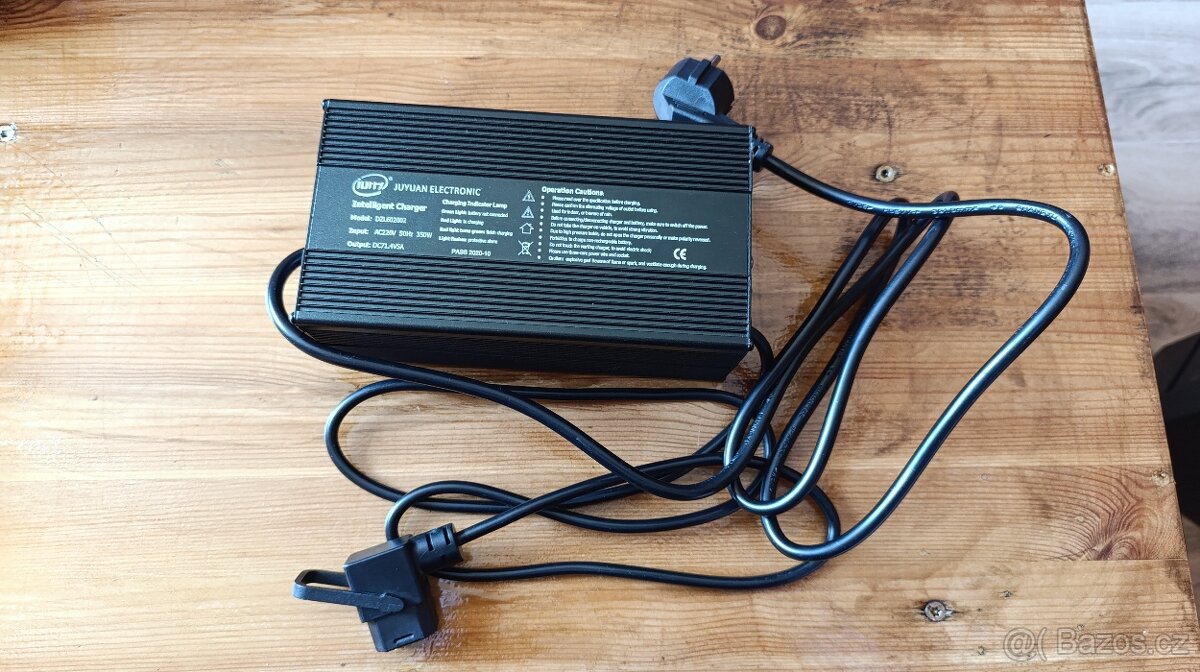 Prodám elektroskútr chopper s výraznou slevou skoro nejetý - 9