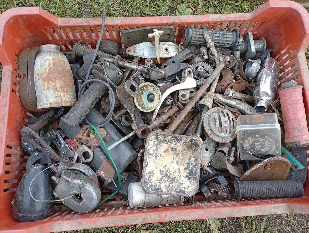 Jawa ČZ pionýr - 9