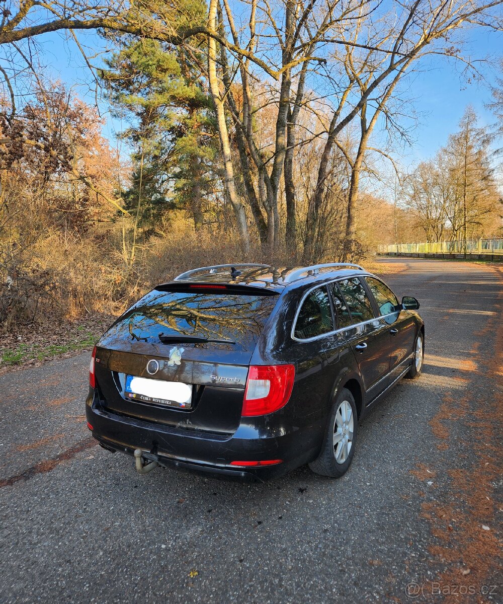 Škoda Superb Model 2013 - 9