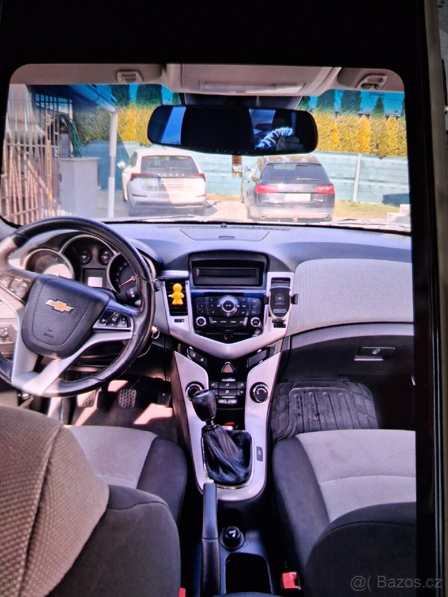 Chevrolet cruze r.v. 2011 - 9