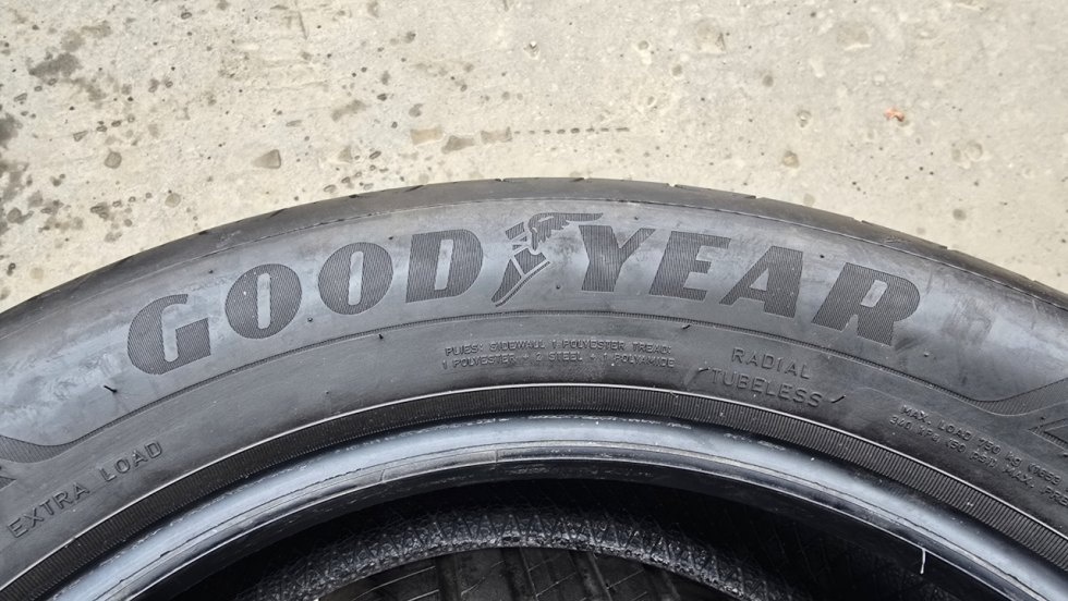 Letní pneu 215/55/17 Good Year - 9