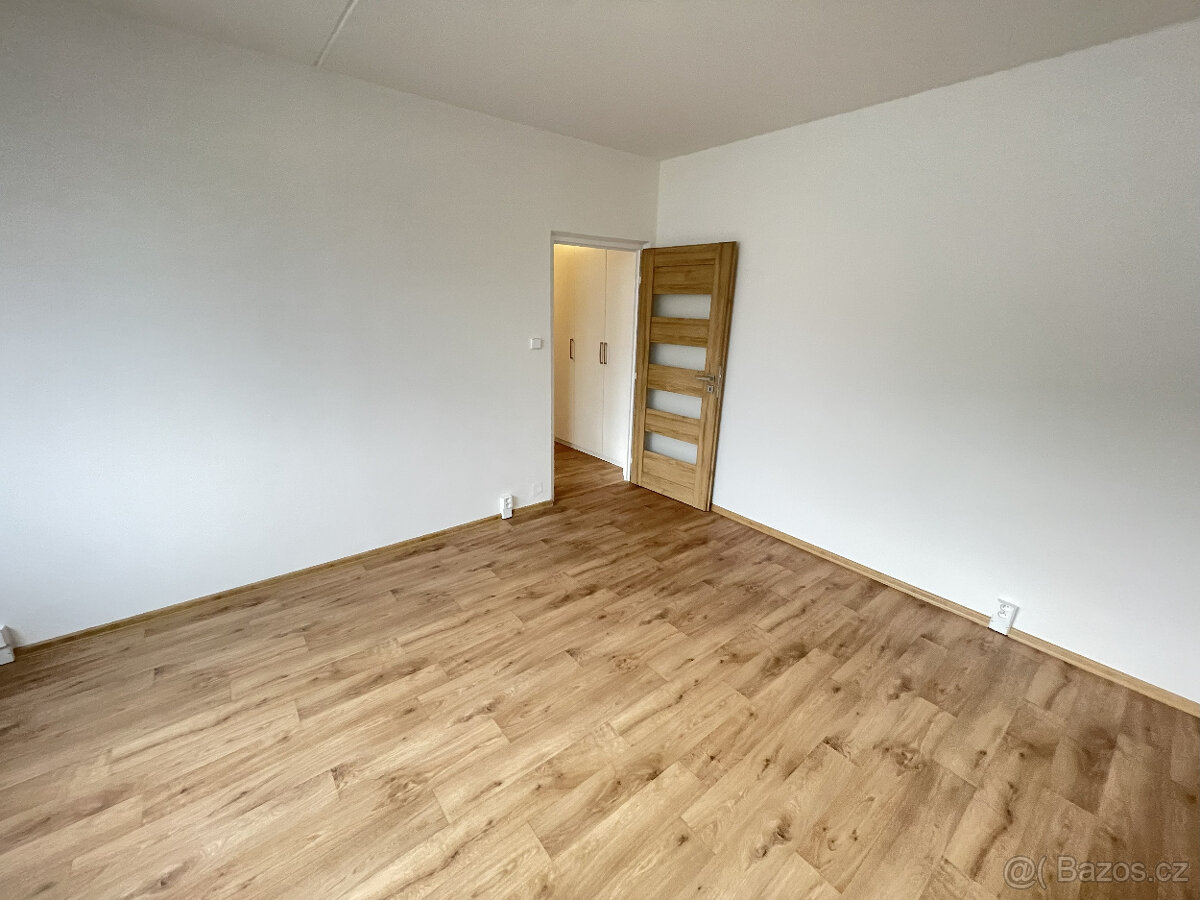PRONÁJEM BYTU 3+1 V KLATOVECH - 9
